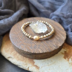 Pearl & Sandalwood Bracelet - 6"